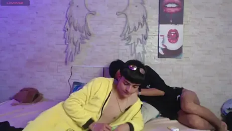 axel_milo_kairo_and_noa webcam model stream image