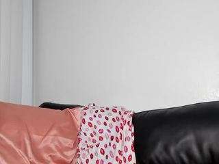 karliekayozz webcam model stream image