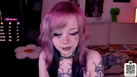 Lollyshy webcam model stream image