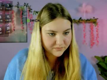 lily_glow webcam model stream image