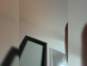 LittleDelora webcam model stream image