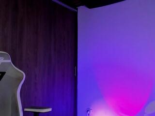 Nate Village webcam model stream image