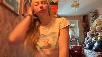 EmilieKooker webcam model stream image