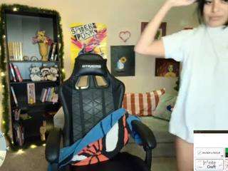 katinyellow webcam model stream image