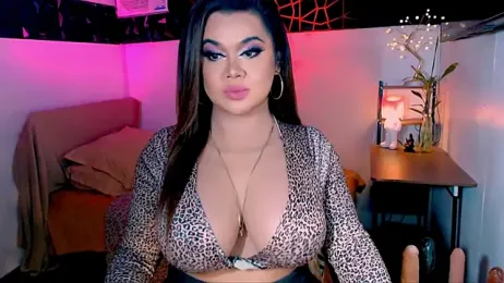 asiankatyhuge webcam stripchat model stream image