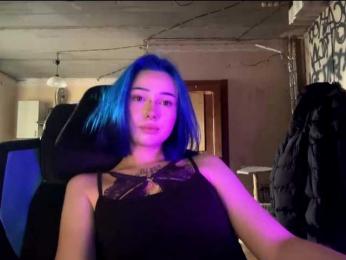 AnnieTouch webcam model stream image