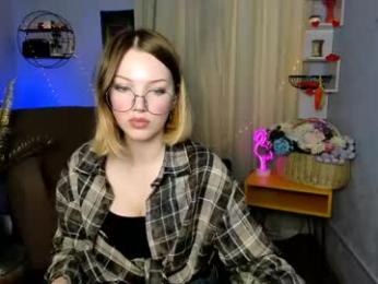 gia_lee_ webcam model stream image
