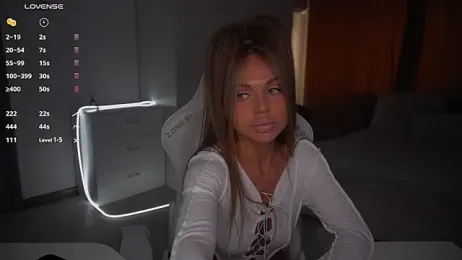 Evelinka webcam model stream image