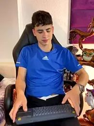 AdrianRinaldi webcam model stream image