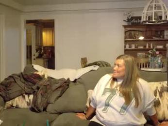 curiouscouple3143 webcam model stream image