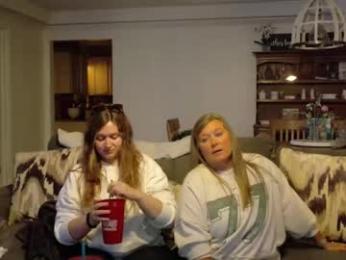 curiouscouple3143 webcam model stream image