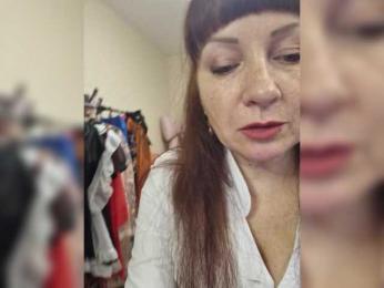 Flirt_Red webcam model stream image