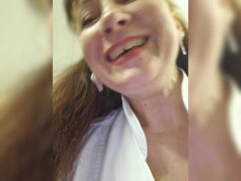 Flirt_Red webcam model stream image