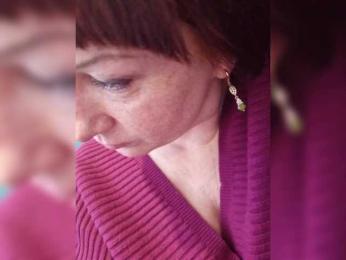 Flirt_Red webcam model stream image