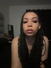nikkiloveee webcam model stream image