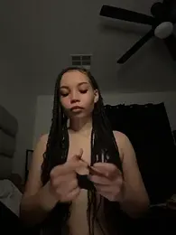 nikkiloveee webcam stripchat model stream image