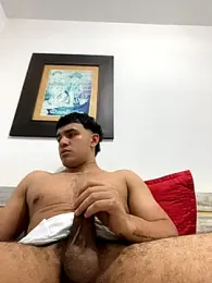 TysonAn webcam model stream image