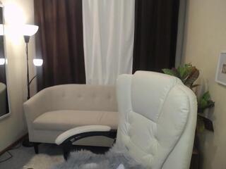 Nika Stark webcam model stream image