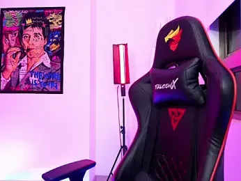 logan_hugh8 webcam stripchat model stream image