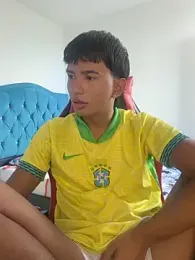 Leonarrrd_01 webcam model stream image