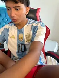 Leonarrrd_01 webcam stripchat model stream image