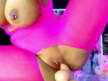 Yuukenzi webcam bongacams model stream image