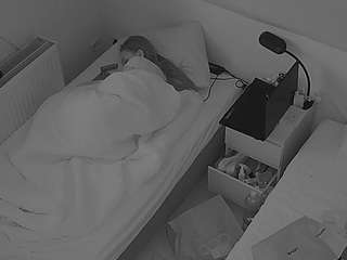 voyeurcam-julmodels-bed-7 webcam model stream image