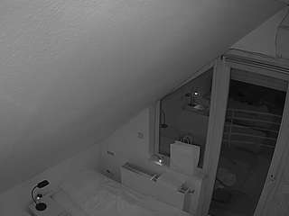 voyeurcam-julmodels-bed-7 webcam model stream image