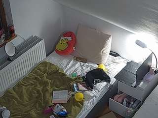 voyeurcam-julmodels-bed-7 webcam model stream image