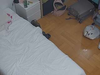 voyeurcam-julmodels-bed-7 webcam model stream image