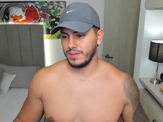 Owen Pierces webcam model stream image