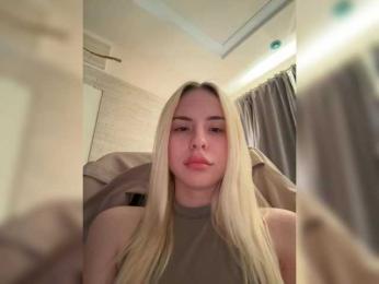 Bella-crazyy webcam model stream image