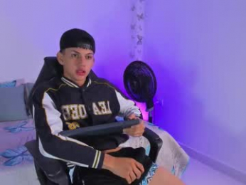 axel_cody_ webcam model stream image