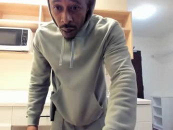 mromg007 webcam model stream image