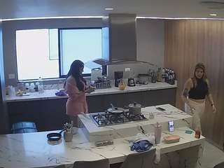 voyeurcam-casa-salsa-kitchen webcam model stream image