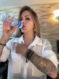 _Abril-Office1 webcam model stream image