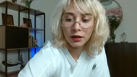 Ramona_Flower webcam model stream image