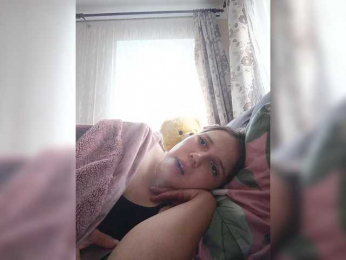 UAlinas2003 webcam model stream image