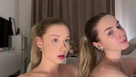 april_blush webcam model stream image