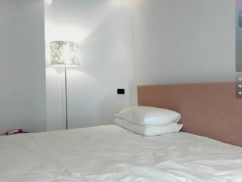 AlenaX webcam model stream image