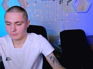 thomas-crow webcam model stream image