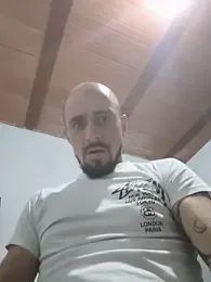 fire_menxxx001 webcam model stream image