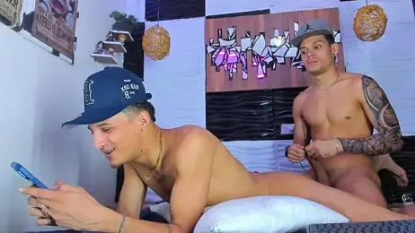 Friendsofeverything_ webcam model stream image