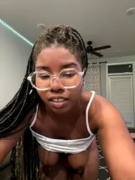 feistyariess webcam model stream image