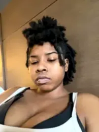 feistyariess webcam model stream image