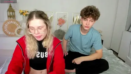 LisaRiza webcam model stream image