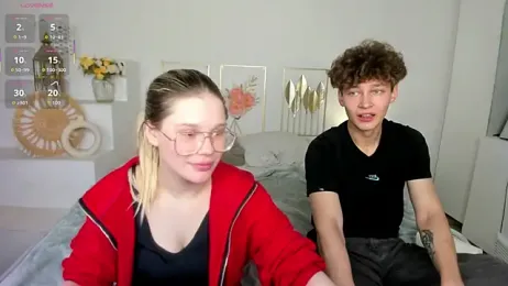 LisaRiza webcam model stream image