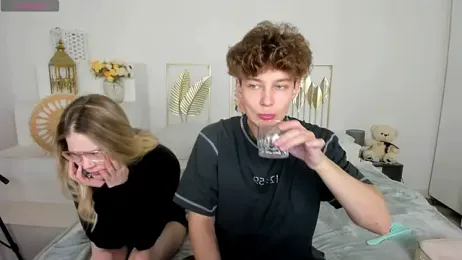 LisaRiza webcam model stream image