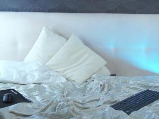 Angus Brown webcam model stream image