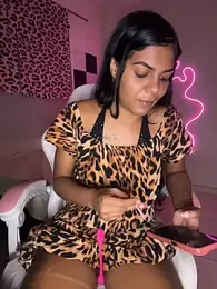 Indiazinhax webcam model stream image